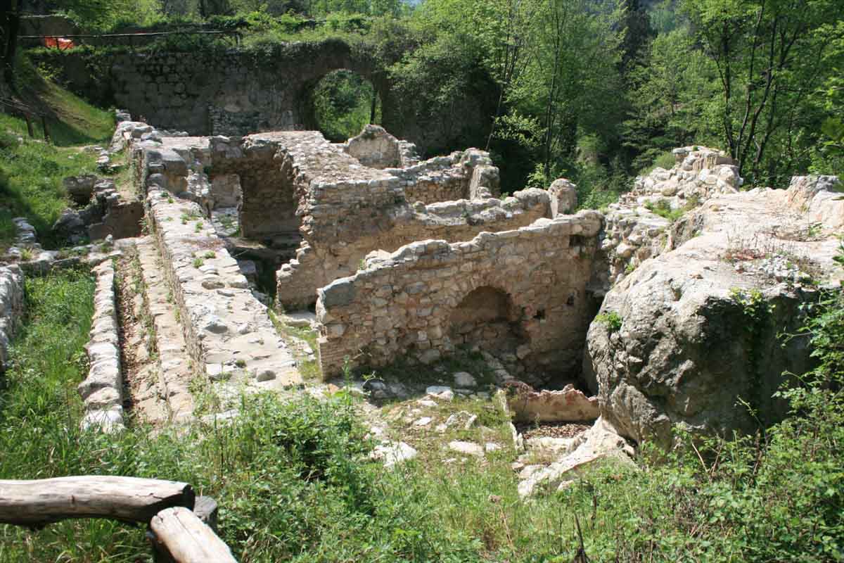 In Valle Delle Cartiere Con L Asar GardapostGardapost
