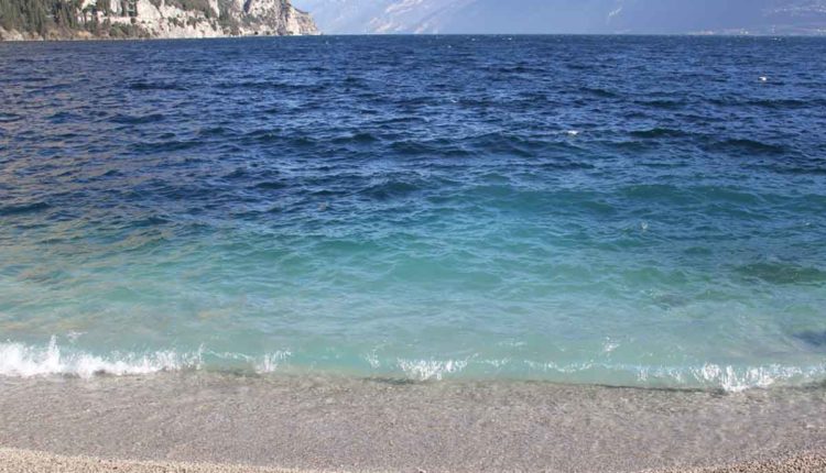Acqua lago spiaggia
