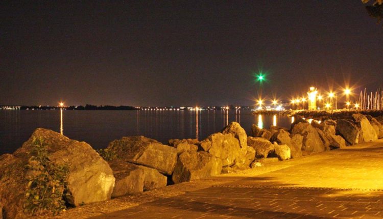 Lungolago Desenzano by night