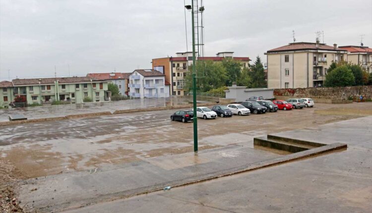 Parcheggio via Caporali Desenzano