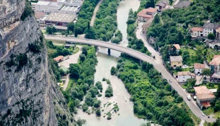 Acqua sotto i ponti