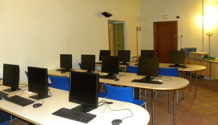 aula informatica biblioteca lonato