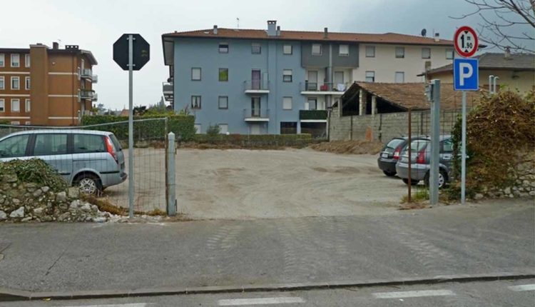 parcheggio via_Cattoni riva