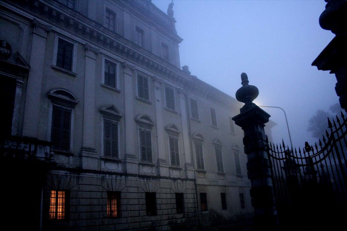 Palazzo Bettoni nebbia