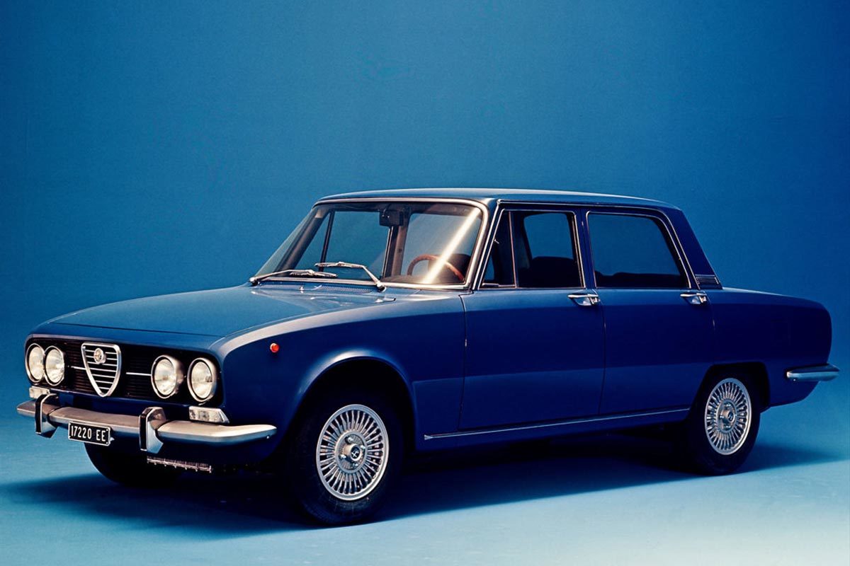 Alfa_Romeo-2000_Berlina_1971_
