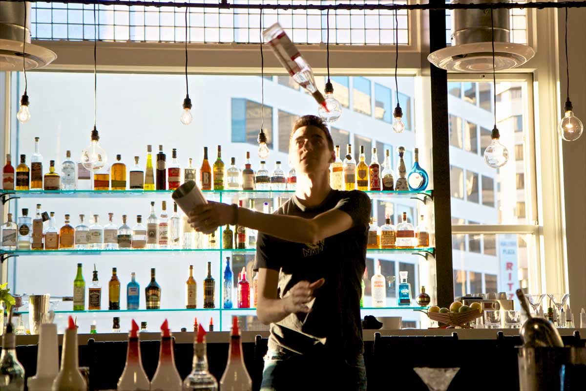 flair bartending cocktail