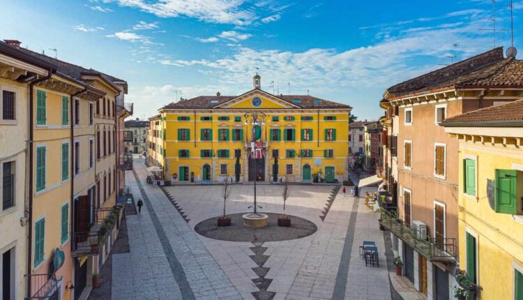 Il municipio di Valeggio