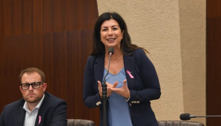 claudia carzeri