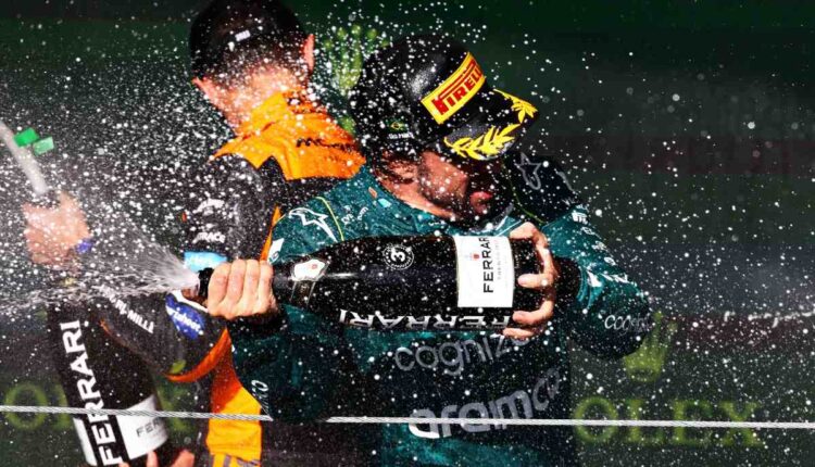 Max Verstappen e Fernando Alonso