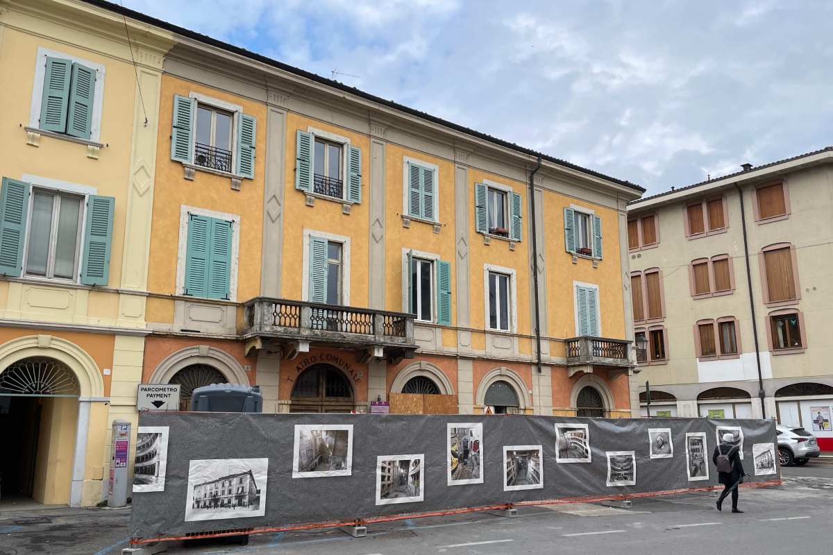 teatro comunale di Salò in fase di restauro
