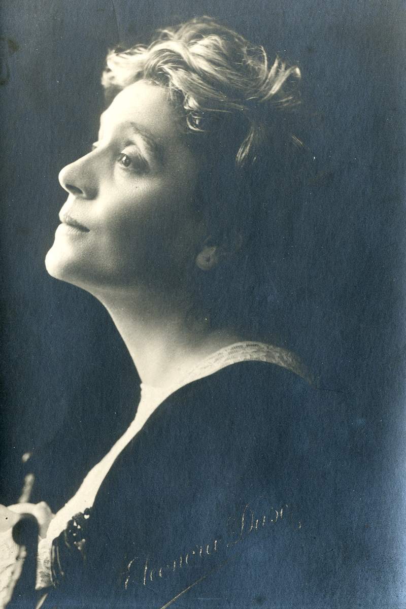Ritratto di Eleonora Duse di Mario Nunes Vais
